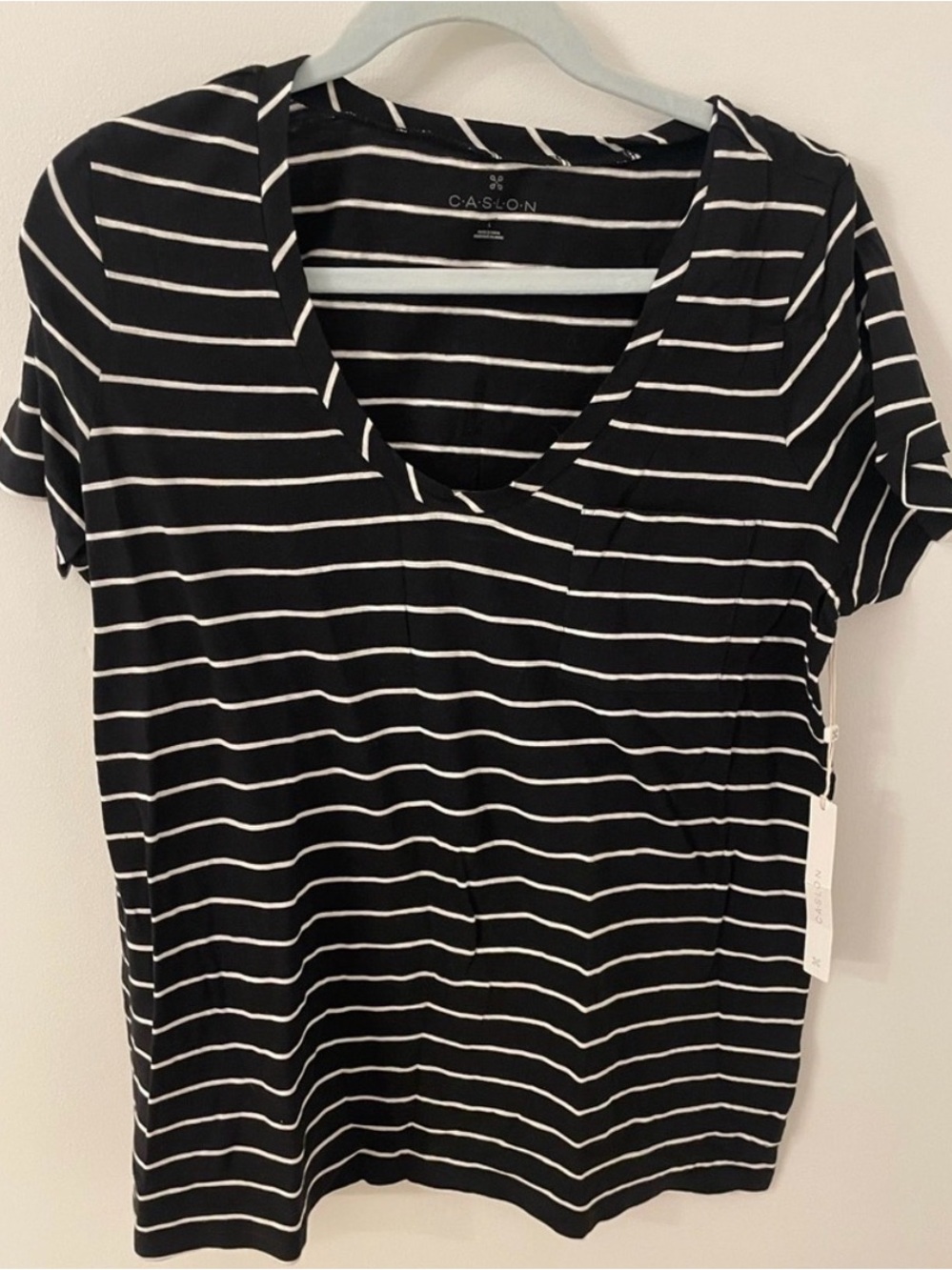 Caslon Julia Stripe V-Neck Tee Black White Size L NWT Nordstrom